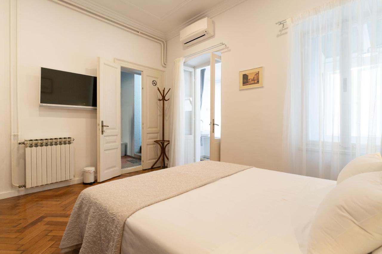 Mimi Carera Apartment & Room Ровинь Экстерьер фото