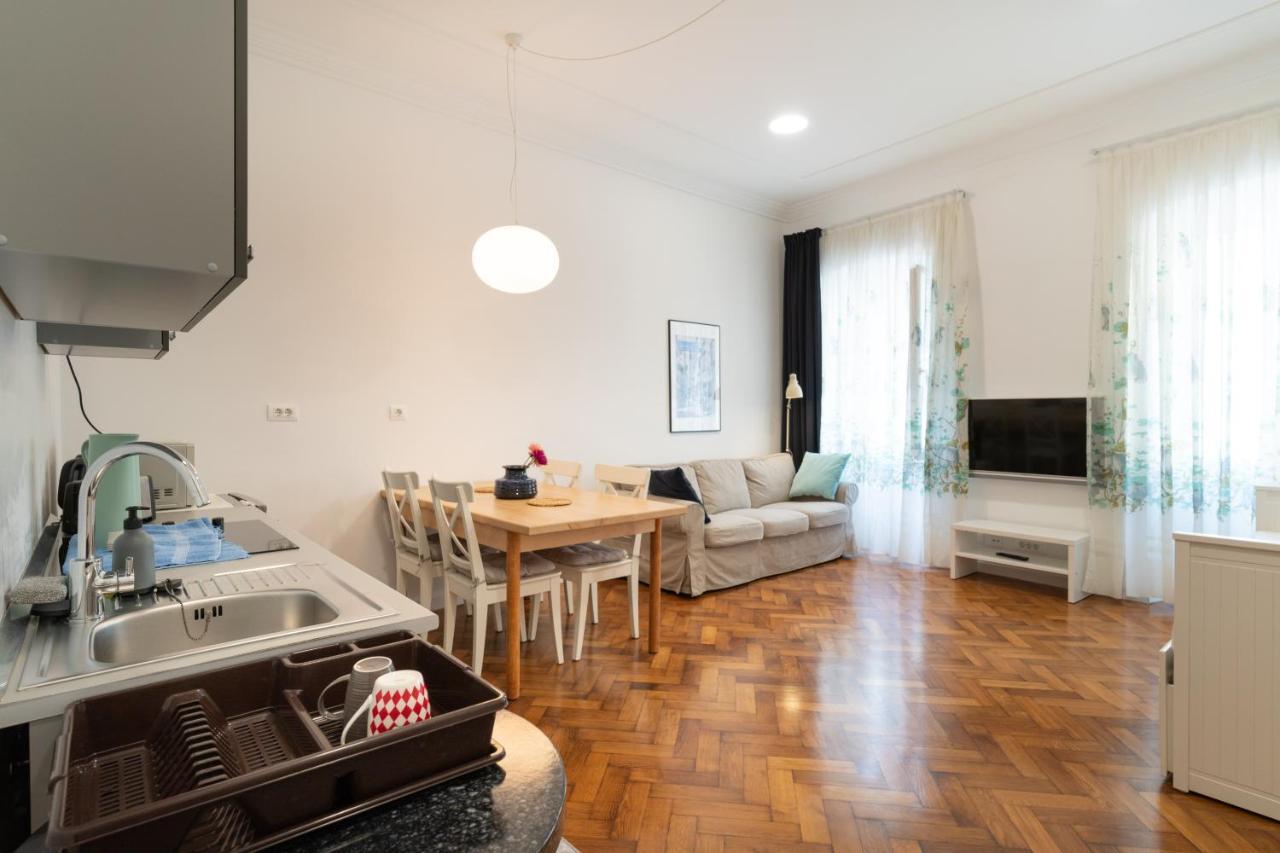 Mimi Carera Apartment & Room Ровинь Экстерьер фото